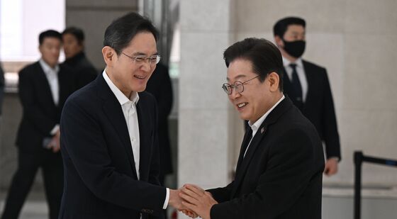 이재명 대표 맞이하는 이재용 삼성 회장