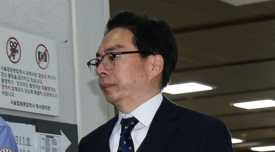 윤승영 전 조정관, 내란중요임무종사 첫 공판 출석