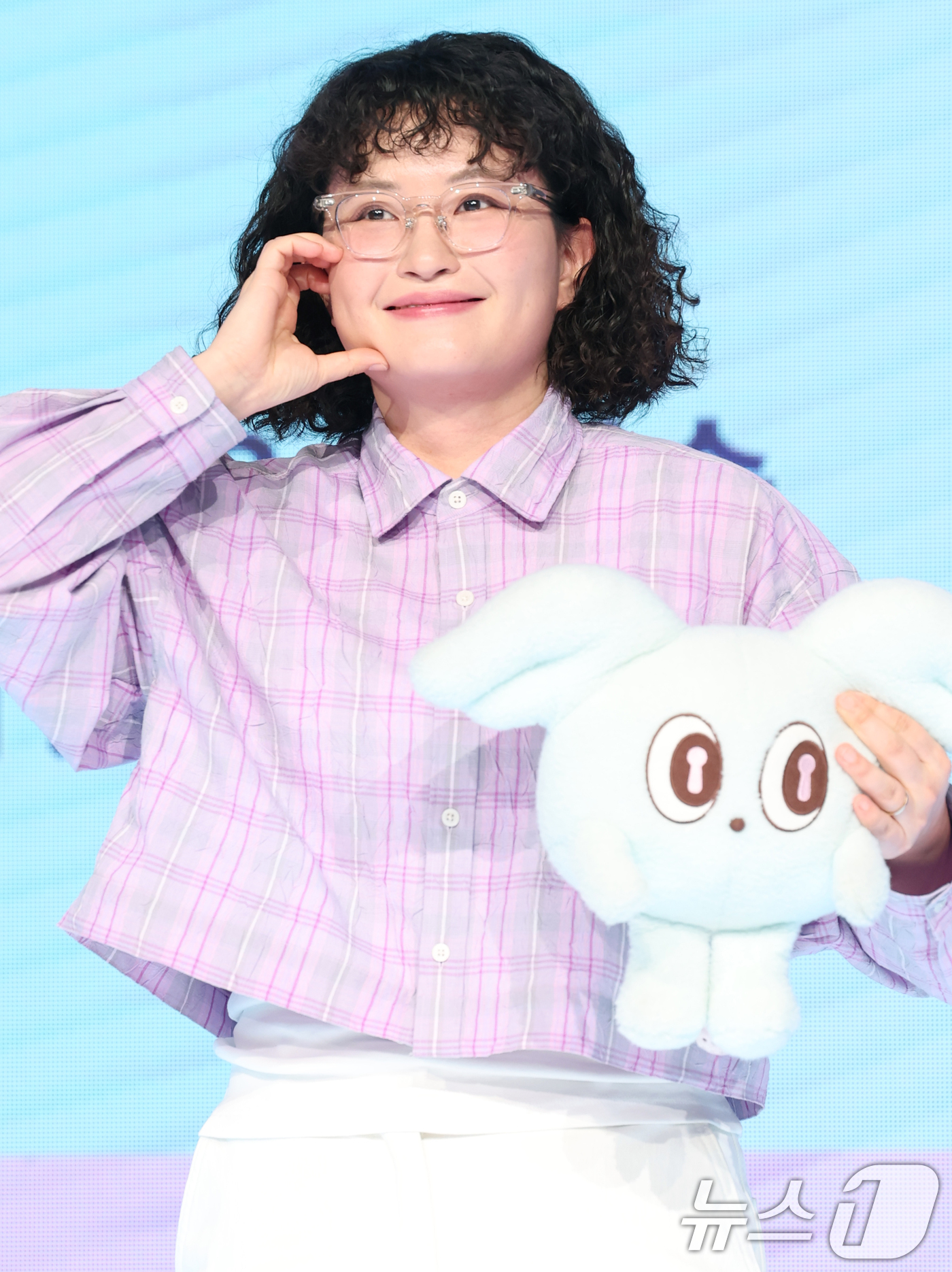 (서울=뉴스1) 권현진 기자 = 여행 크리에이터 원지가 20일 서울 마포구 쇼킹케이팝센터에서 열린 ENA ‘지구마불 세계여행3’ 제작발표회에 참석해 포즈를 취하고 있다.'지구마불 …