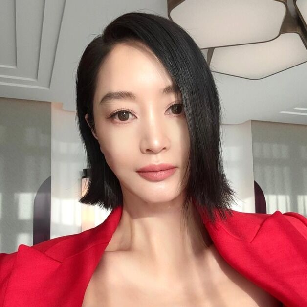 54세 김혜수, 나이 잊은 독보적 미모…절정의 우아함 [N샷]