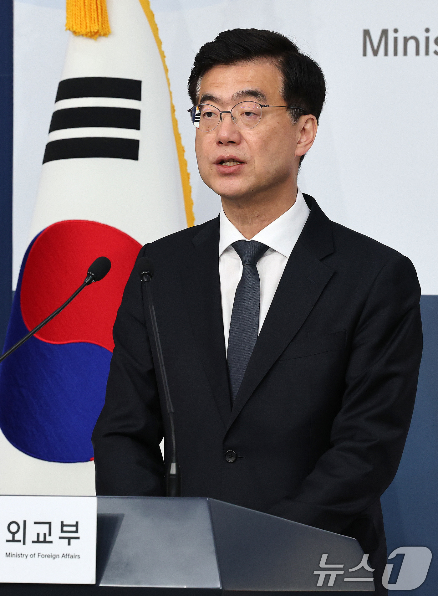 (서울=뉴스1) 임세영 기자 = 이재웅 외교부 대변인이 20일 서울 종로구 외교부 청사에서 정례브리핑을 하고 있다. 2025.3.20/뉴스1