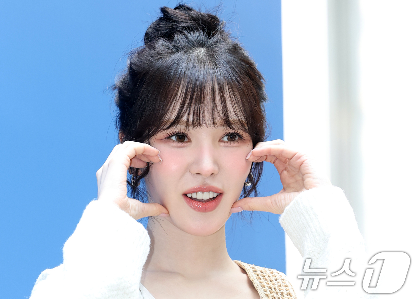 (서울=뉴스1) 권현진 기자 = 레드벨벳 웬디가 20일 서울 강남구 LF 본사에서 열린 패션브랜드 바네사브루노(VANESSA BRUNO) 행사에 참석해 포즈를 취하고 있다. 202 …