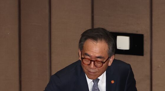 본회의 참석하는 조태열 외교장관