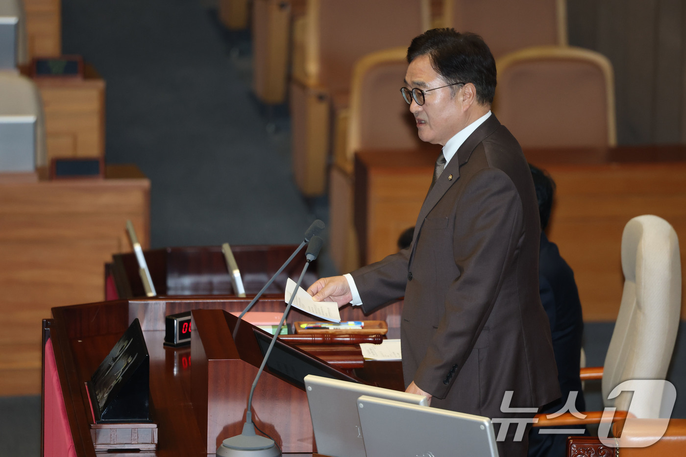 (서울=뉴스1) 이광호 기자 = 우원식 국회의장이 20일 오후 서울 여의도 국회에서 열린 본회의에서 발언하고 있다. 2025.3.20/뉴스1