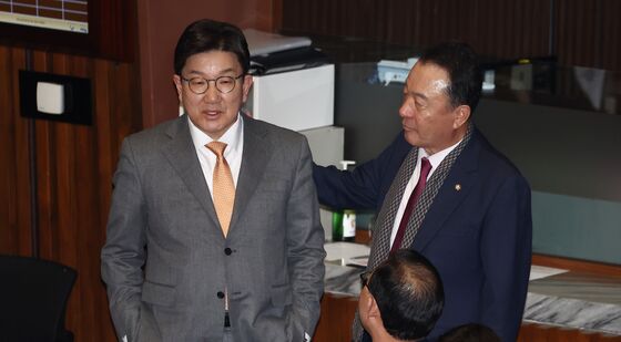 본회의 참석한 권성동 원내대표