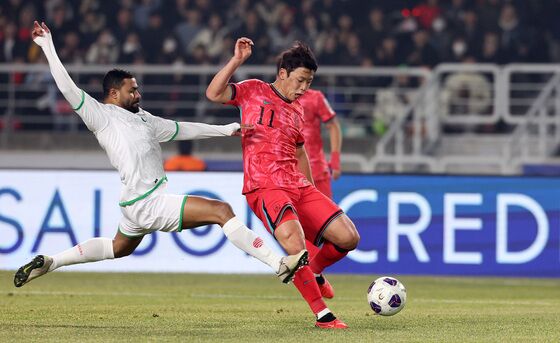 '이강인 킬패스 받아 황희찬 골'…홍명보호, 오만에 전반전 1-0 리드