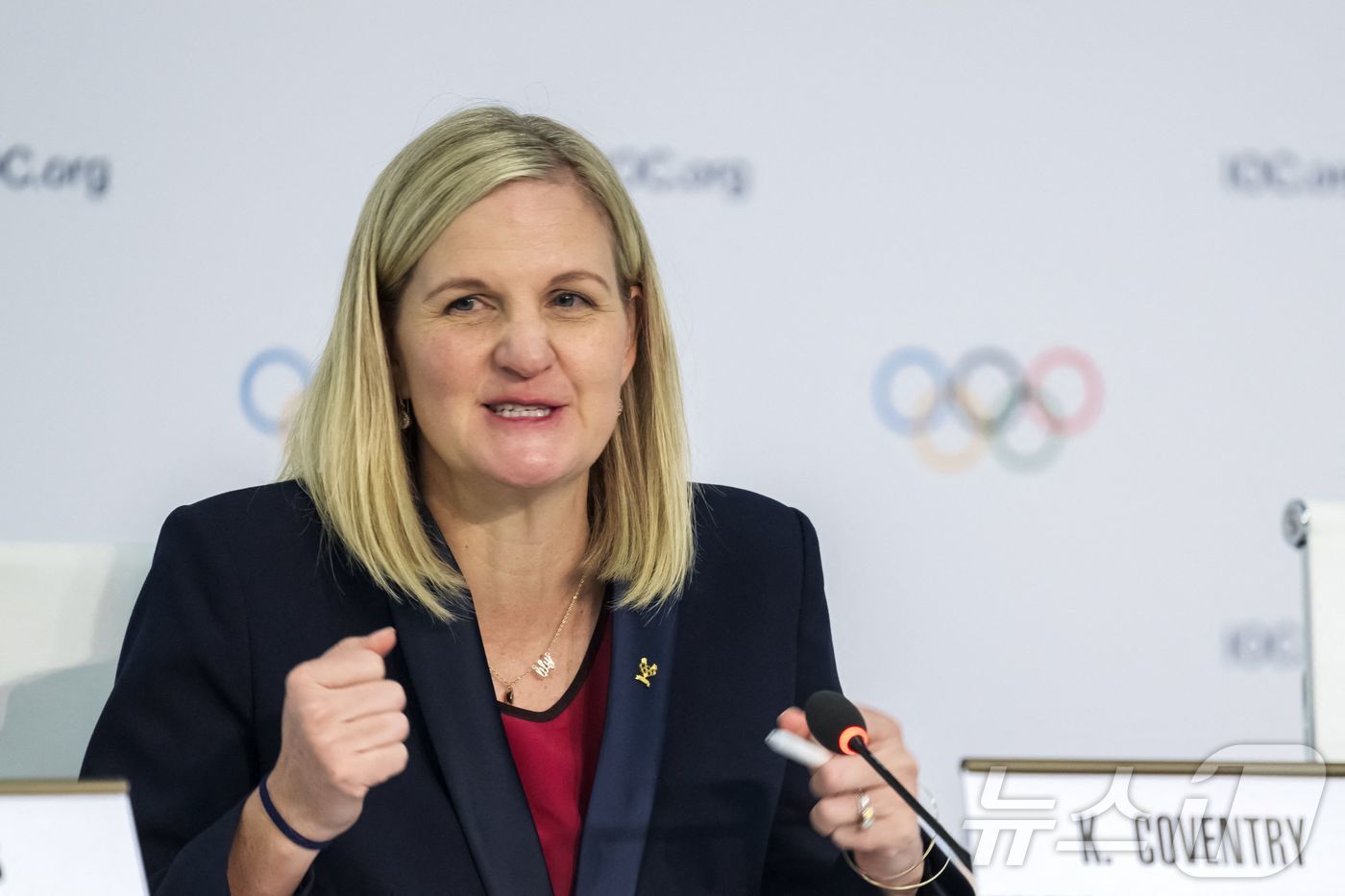 (코스타 나바리노 AFP=뉴스1) 우동명 기자 = 짐바브웨의 커스티 코번트리가 20일(현지시간) 그리스 코스타 나바리노에서 열린 제144차 IOC 총회에서 제10대 IOC 위원장으 …