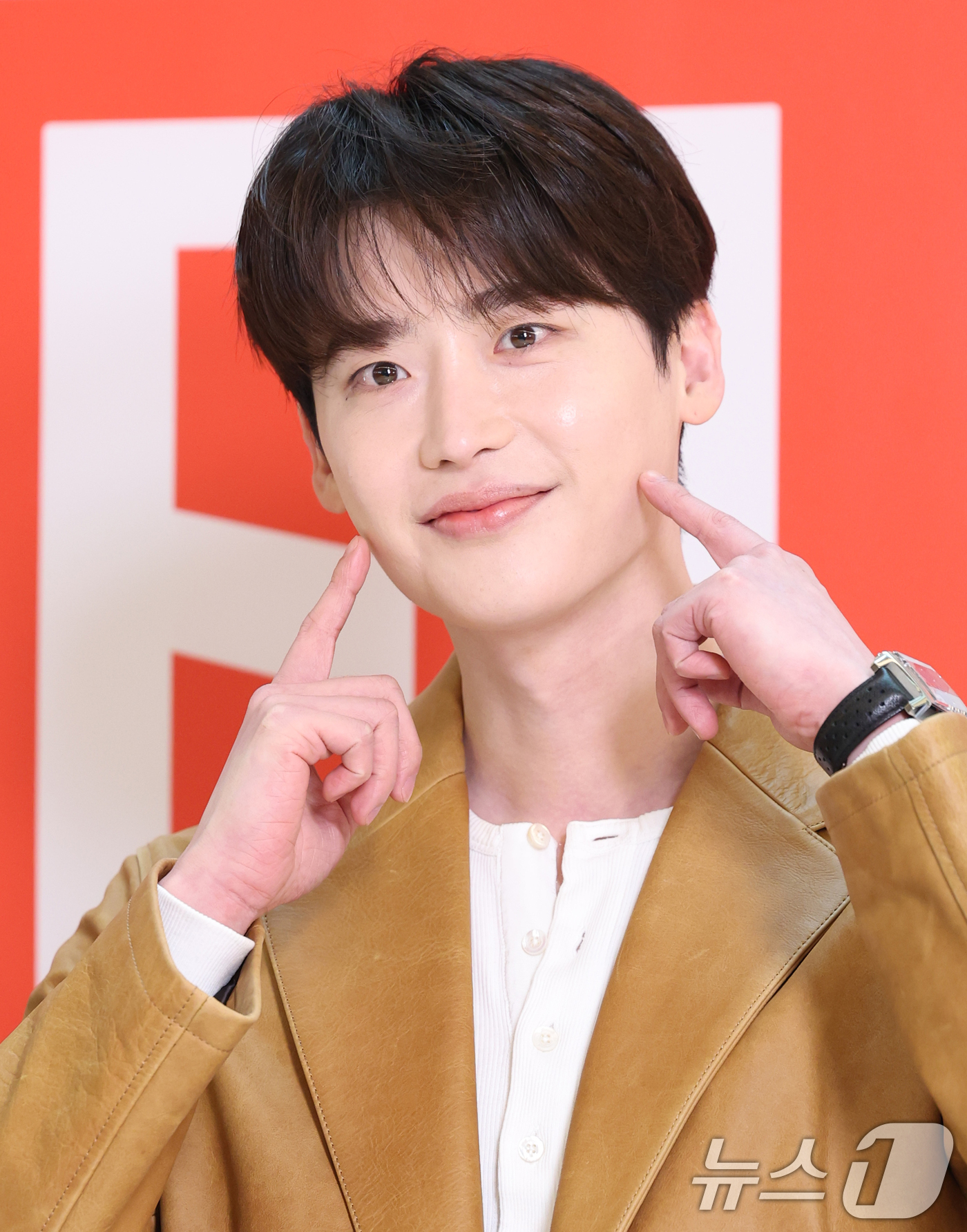 (서울=뉴스1) 권현진 기자 = 배우 이종석이 21일 서울 송파구 잠실 롯데월드몰에서 열린 태그호이어 레이싱 팝업스토어 오픈 기념 행사에 참석해 포즈를 취하고 있다. 2025.3. …