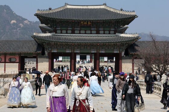 "한국 가려다 공항서 돌아가요"…'K-ETA 역풍'에 관광수입 증발