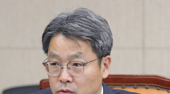 발언하는 이성호 국장