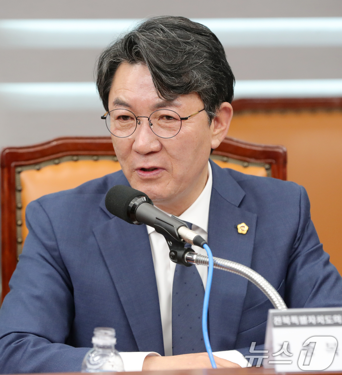 (전주=뉴스1) 유경석 기자 = 정종복 전북특별자치도의원이 21일 전북자치도 전주시 전북특별자치도의회 세미나실에서 '전북특별자치도 출범 1년 성과와 과제'를 주제로 열린 제4회 뉴 …