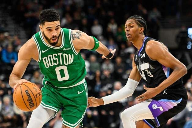 '테이텀+포르징기스 53점 합작' NBA 보스턴, 유타 꺾고 4연승