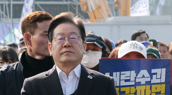국민의례하는 이재명 대표