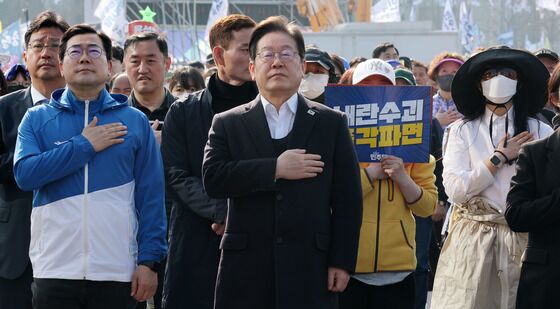 국민의례하는 이재명 대표와 박찬대 원내대표