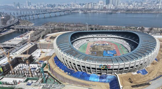 리모델링 공사에 한창인 잠실 올림픽주경기장