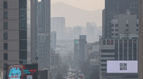 '미세먼지 나쁨' 뿌연 도심