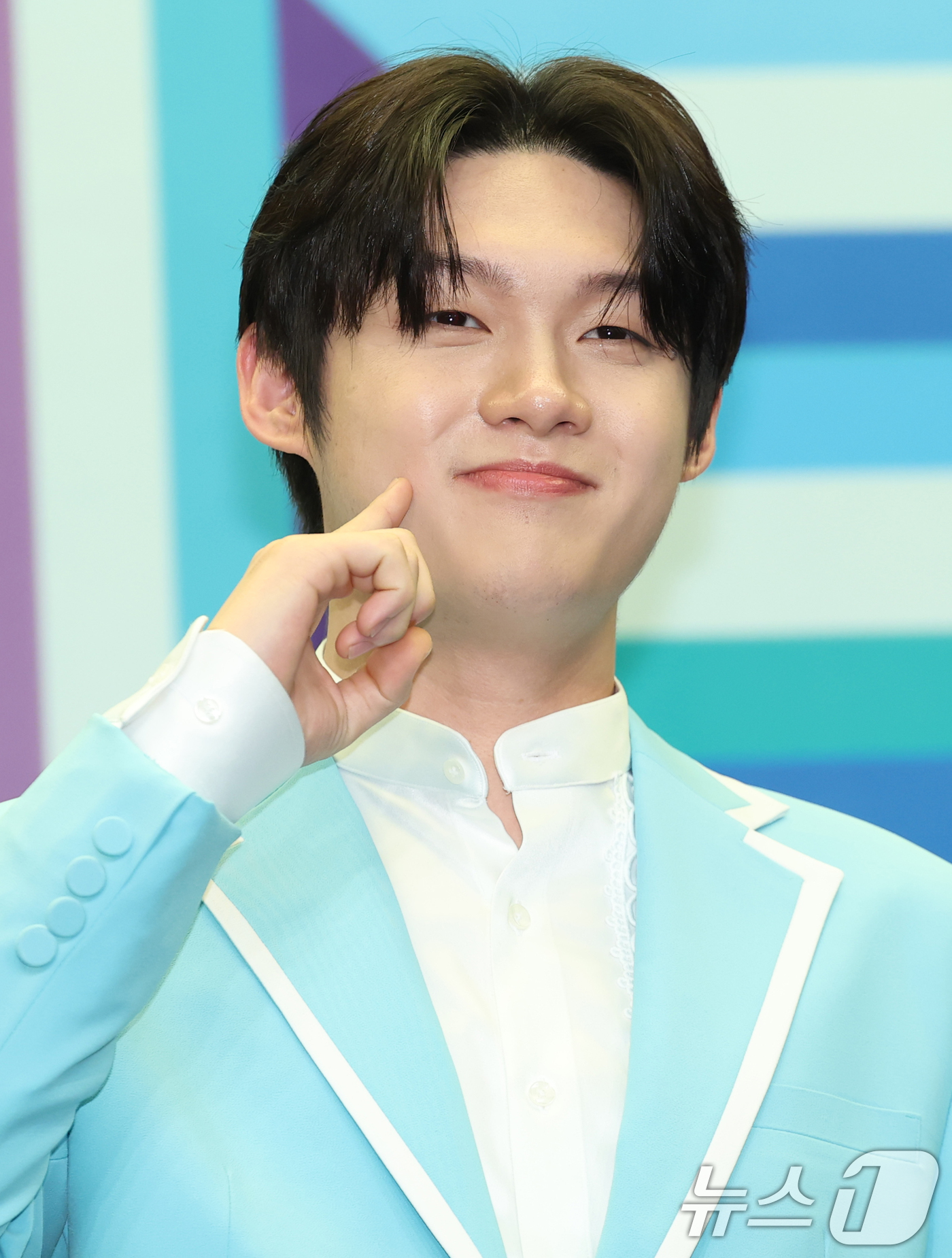 (서울=뉴스1) 권현진 기자 = 가수 최재명이 24일 오전 서울 마포구 상암동 스탠포드호텔에서 열린 TV조선 '미스터트롯3' TOP7 기자간담회에 참석해 포즈를 취하고 있다. 20 …