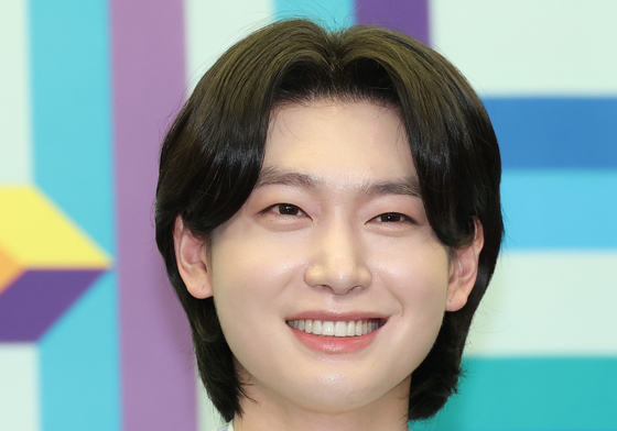 김용빈, '잠실 시위' 여파에 결국 서울 콘서트 취소…전액 환불