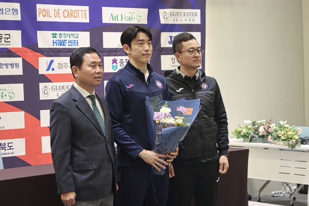 충북청주, 프리미어리거 출신 베테랑 수비수 윤석영 영입