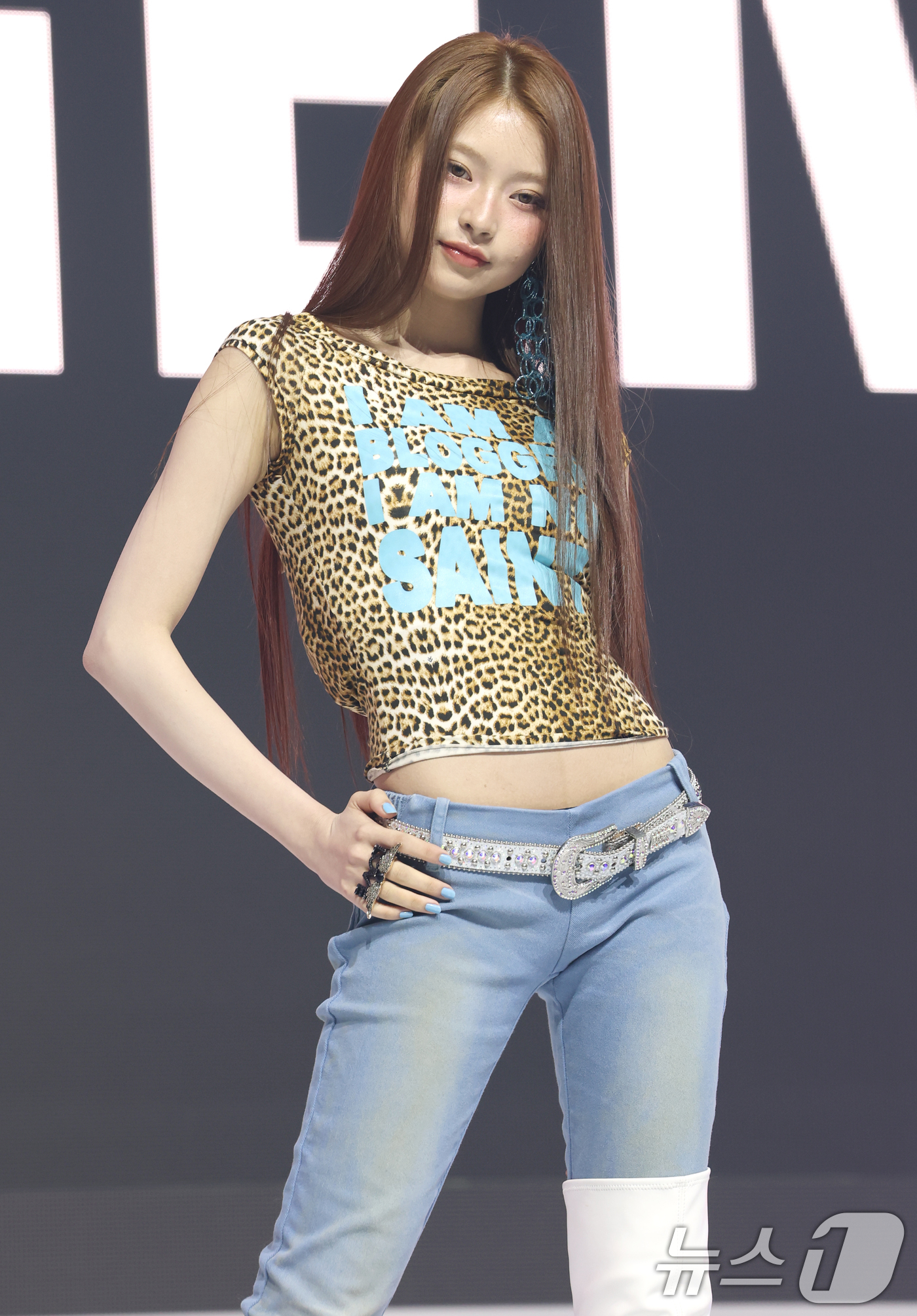 (서울=뉴스1) 권현진 기자 = 그룹 키키(kiiikiii)의 하음이 24일 서울 용산구 블루스퀘어에서 가진 첫 번째 미니 앨범 '언컷 젬(UNCUT GEM)' 발매 쇼케이스에서 …