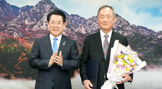 김영록 지사, 민영돈 순천의료원장 임명장 수여