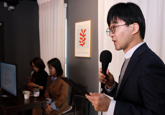 법원, '법정질서 위반' 김용현 변호인 항고 기각…"감치 사유 있어"