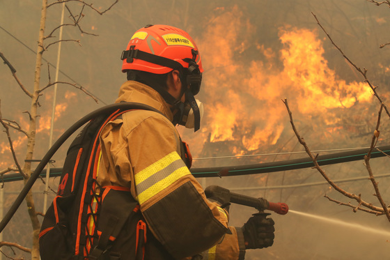 화재현장 1000번 출동, 백혈병 걸린 29년차 소방관…법원 "공무상 질병"