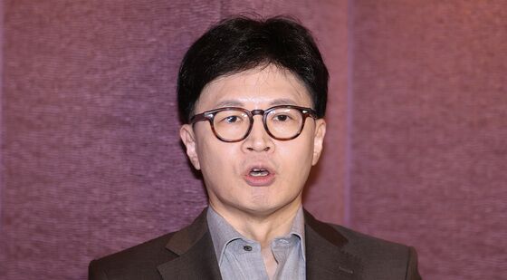 취재진 질문에 답하는 한동훈 전 대표