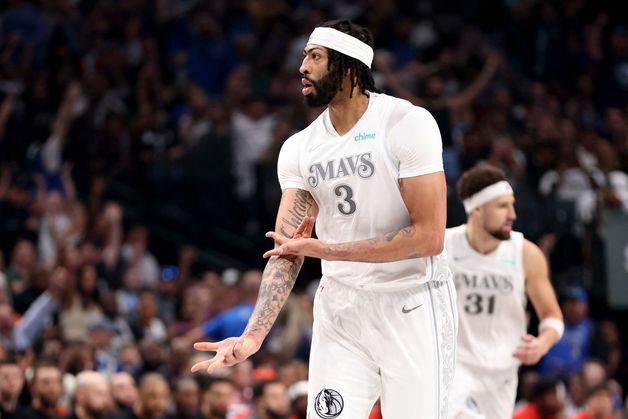 NBA 초대형 트레이드 후 쓰러진 데이비스, 19경기 만에 코트 복귀