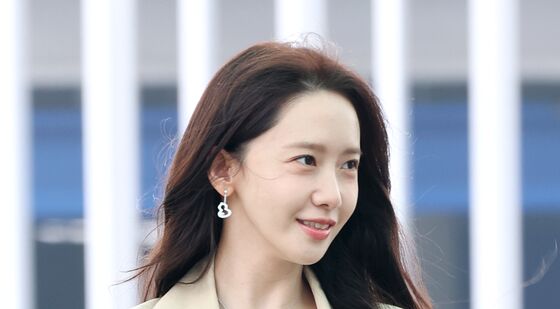 윤아, 오늘도 열일하는 미모