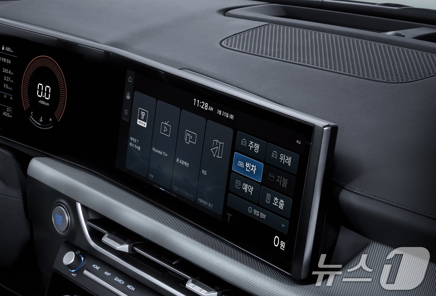본문 이미지 - 현대자동차가 25일 대표 중형 택시 모델 ‘2025 쏘나타 택시’를 출시하고 본격적인 판매를 시작한다고 밝혔다. 사진은 2025 쏘나타 택시 내장. (현대차 제공. 재판매 및 DB 금지)2025.3.25/뉴스1
