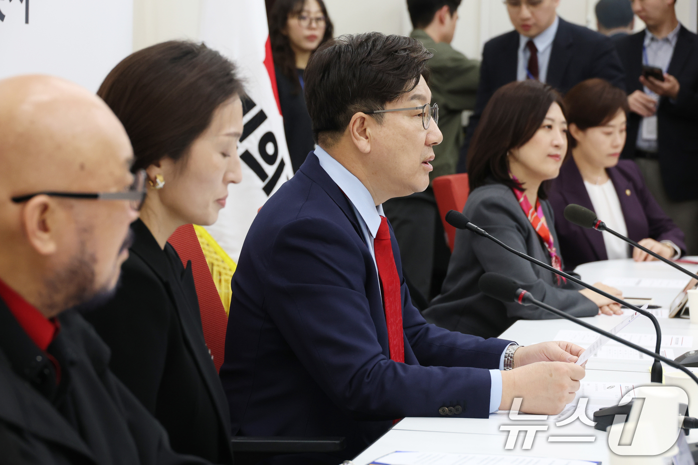 (서울=뉴스1) 이광호 기자 = 권성동 국민의힘 원내대표가 25일 오전 서울 여의도 국회에서 열린 패션산업 지원 정책간담회에서 발언하고 있다. 2025.3.25/뉴스1