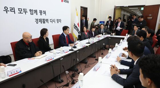 권성동 원내대표, 패션산업 지원 정책 간담회