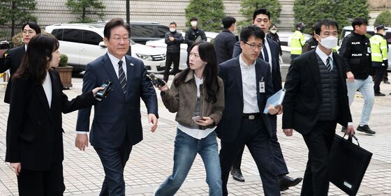 답변 없이 법정 향하는 이재명 대표