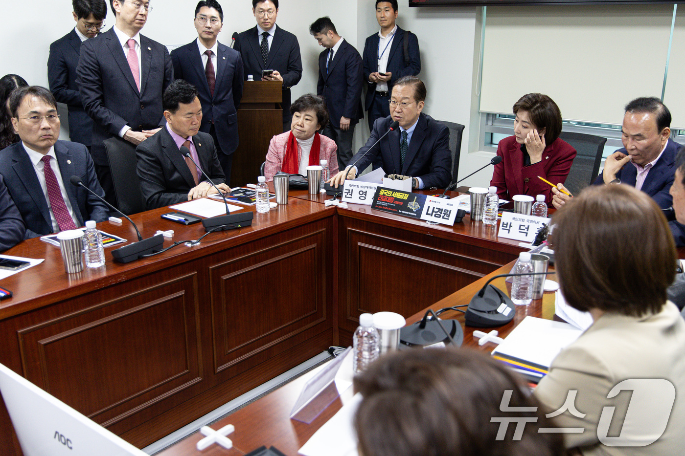 (서울=뉴스1) 이재명 기자 = 권영세 국민의힘 비상대책위원장이 25일 오전 서울 여의도 국회 의원회관에서 열린 중국의 서해공정 긴급 대응 토론회에서 축사를 하고 있다. 2025. …