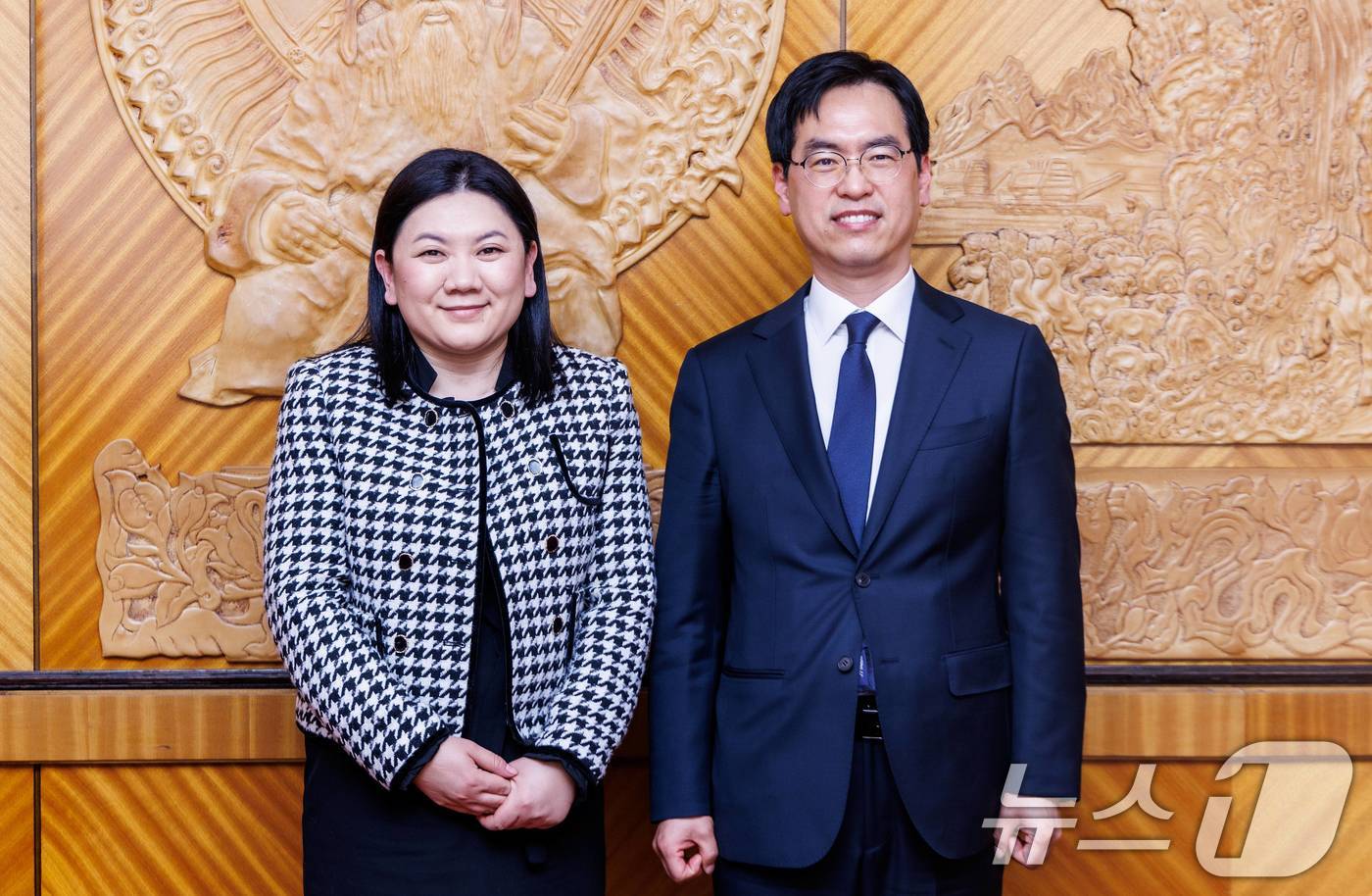 (서울=뉴스1) = 김민재 행정안전부 차관보가 지난 24일(현지시간) 몽골 울란바토르 몽골정부청사에서 바야르사이한 솔롱고 내각관방부차관과 '한·몽골 주소채계 현대화 사업 지원 양자 …