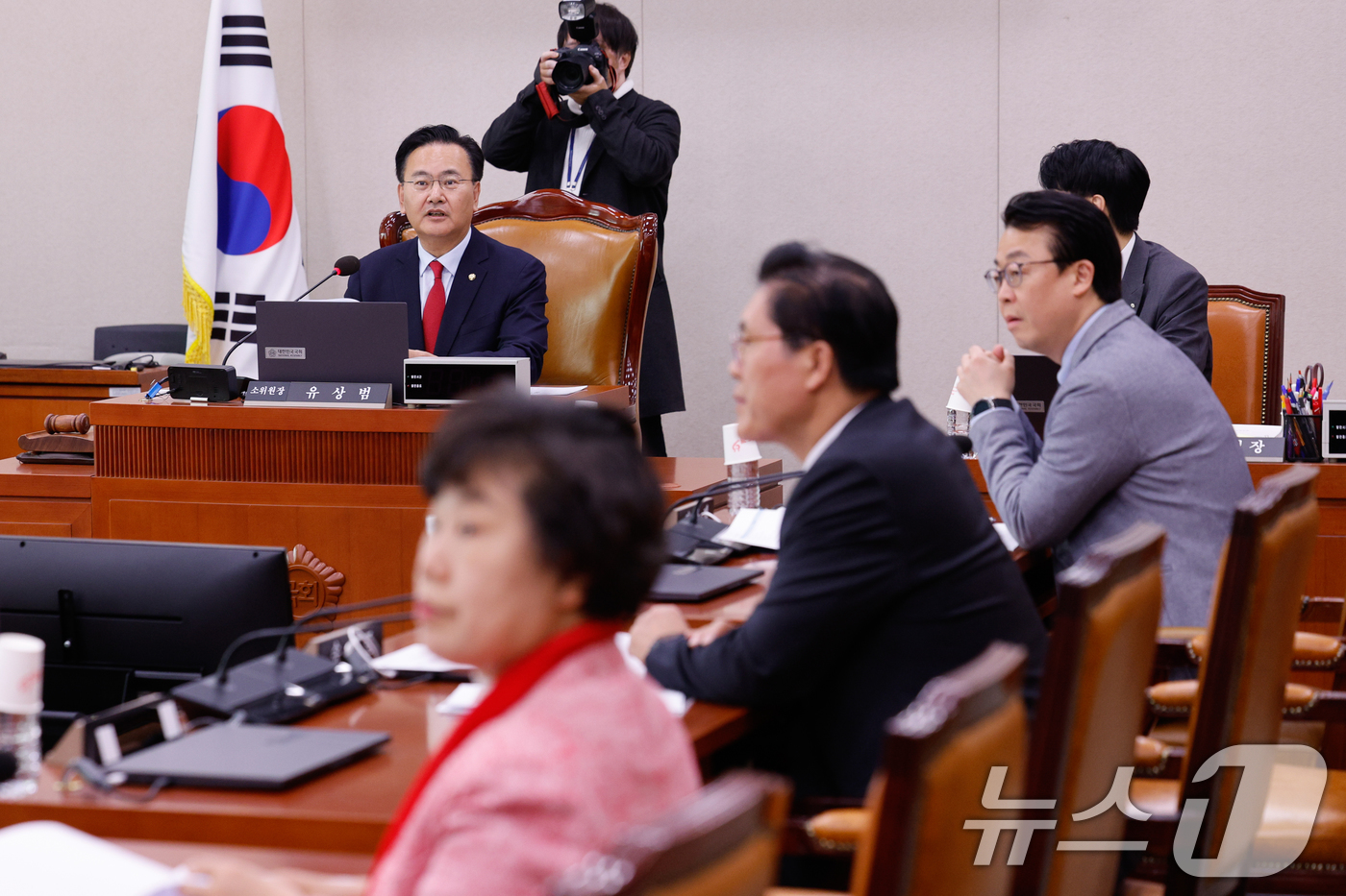 (서울=뉴스1) 안은나 기자 = 유상범 국회 법제사법위원회 법안심사제2소위원장이 25일 서울 여의도 국회에서 열린 제1차 법안심사제2소위원회에서 코로나바이러스감염증-19 예방접종 …