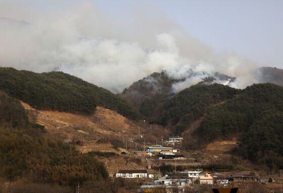 지리산 천왕봉 경로 5개마을 대피령…'삼장·시천면' 산불 초비상(종합)