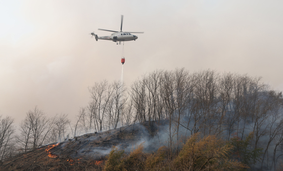 경북 의성 야산서 산불…30분 만에 큰불 진화