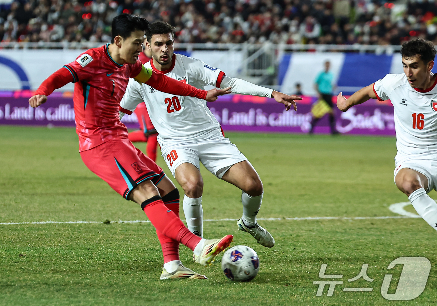 (수원=뉴스1) 김도우 기자 = 25일 오후 경기 수원월드컵경기장에서 열린 2026 국제축구연맹(FIFA) 북중미 월드컵 아시아 3차 예선 B조 8차전 대한민국과 요르단의 경기, …