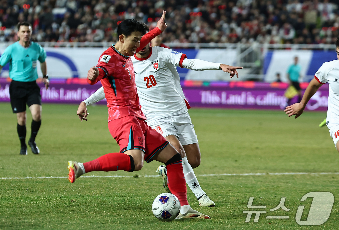 (수원=뉴스1) 김도우 기자 = 25일 오후 경기 수원월드컵경기장에서 열린 2026 국제축구연맹(FIFA) 북중미 월드컵 아시아 3차 예선 B조 8차전 대한민국과 요르단의 경기, …
