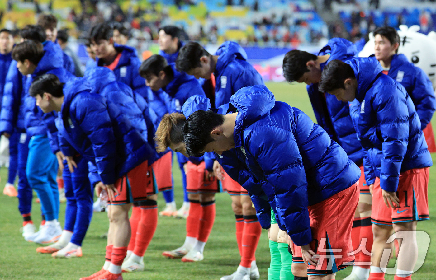 (수원=뉴스1) 박정호 기자 = 25일 오후 경기도 수원시 팔달구 수원월드컵경기장에서 열린 2026 국제축구연맹(FIFA) 북중미 월드컵 아시아 3차 예선 B조 8차전 대한민국과 …