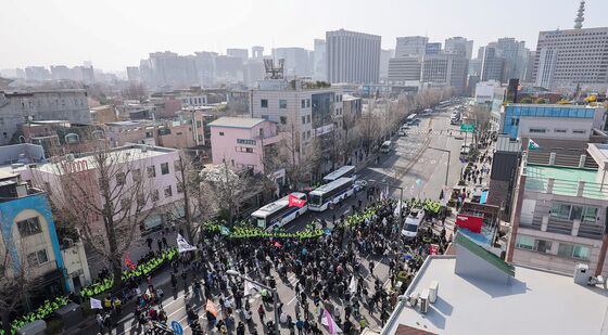 자하문로 막아선 전농 트랙터 시위대