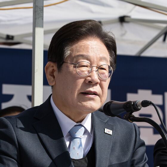[속보] '운명의 날' 이재명 법원 도착…묵묵부답 속 "끝나고 하겠다"