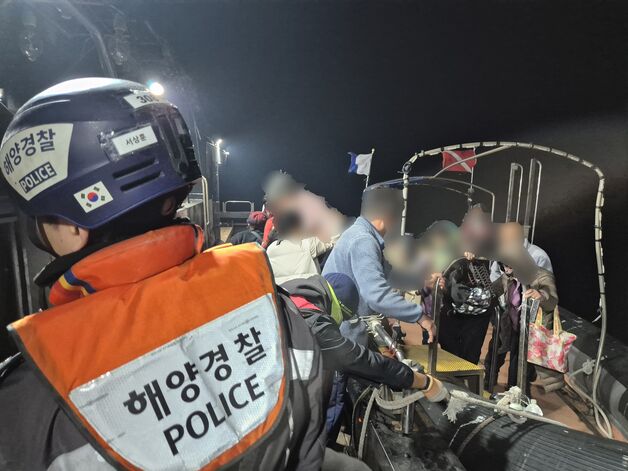 "6·25 흥남 부두 철수 때 같았다"…불 피해 항·포구로 달려간 영덕 주민들