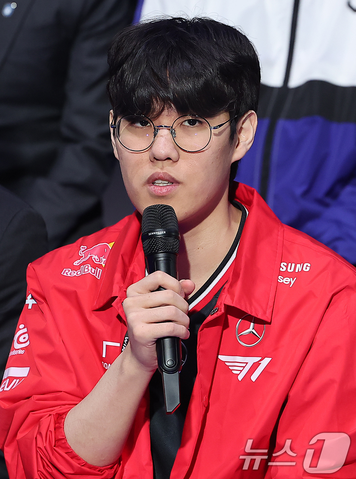 (서울=뉴스1) 김진환 기자 = T1 '오너' 문현준이 26일 오후 서울 종로구 롤파크 LCK(리그 오브 레전드 챔피언스 코리아) 아레나에서 열린 '2025 LoL 챔피언스 코리아 …