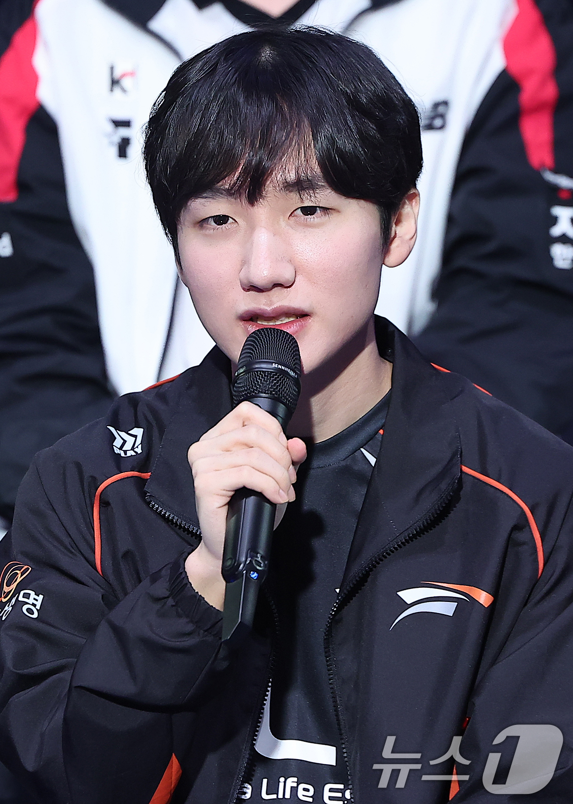 (서울=뉴스1) 김진환 기자 = 한화생명 e스포츠 '피넛' 한왕호가 26일 오후 서울 종로구 롤파크 LCK(리그 오브 레전드 챔피언스 코리아) 아레나에서 열린 '2025 LoL 챔 …