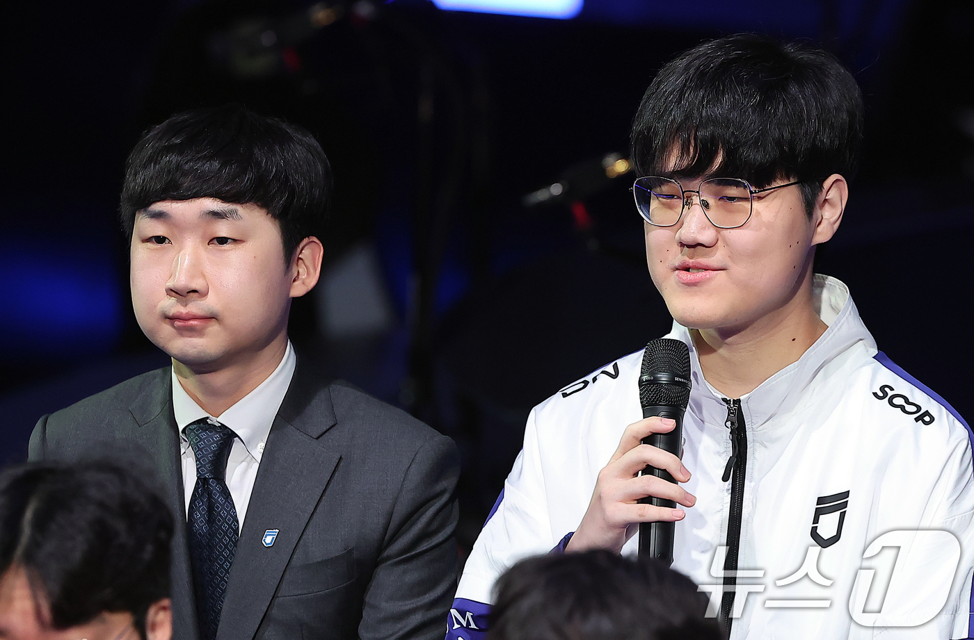 (서울=뉴스1) 김진환 기자 = DN 프릭스 '불독' 이태영이 26일 오후 서울 종로구 롤파크 LCK(리그 오브 레전드 챔피언스 코리아) 아레나에서 열린 '2025 LoL 챔피언스 …