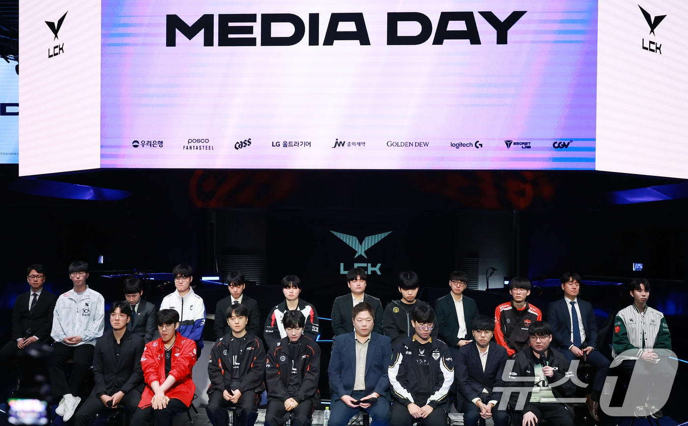 (서울=뉴스1) 김진환 기자 = 26일 오후 서울 종로구 롤파크 LCK(리그 오브 레전드 챔피언스 코리아) 아레나에서 '2025 LoL 챔피언스 코리아 미디어데이'가 열리고 있다. …