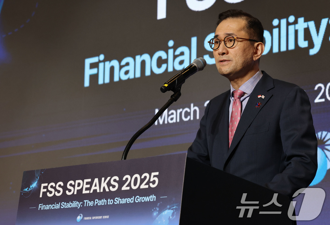 (서울=뉴스1) 박세연 기자 = 에릭 테오 주한싱가포르대사가 27일 서울 여의도 한국경제인협회 콘퍼런스센터에서 열린 외국계 금융회사 대상 행사인 금감원 SPEAKS 2025에서 축 …